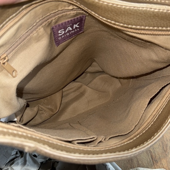 The Sak Gold Leather Shoulder Bag - Picture 8 of 14